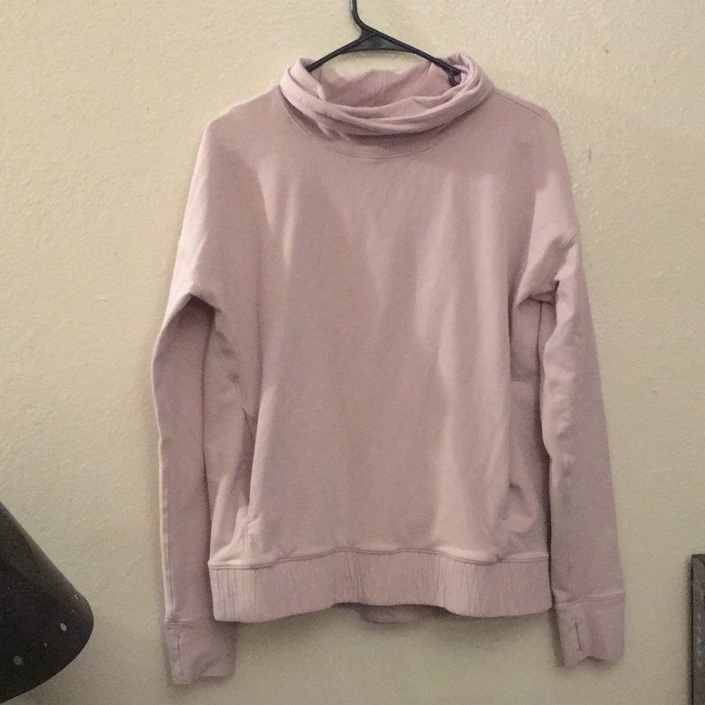 Women’s athletic turtleneck sweatshirt w pocket
